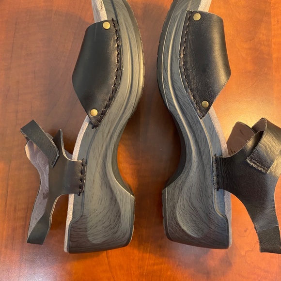 Dansko Sanita Clog Sandal Black Size 8 (EU 38) - Picture 3 of 5